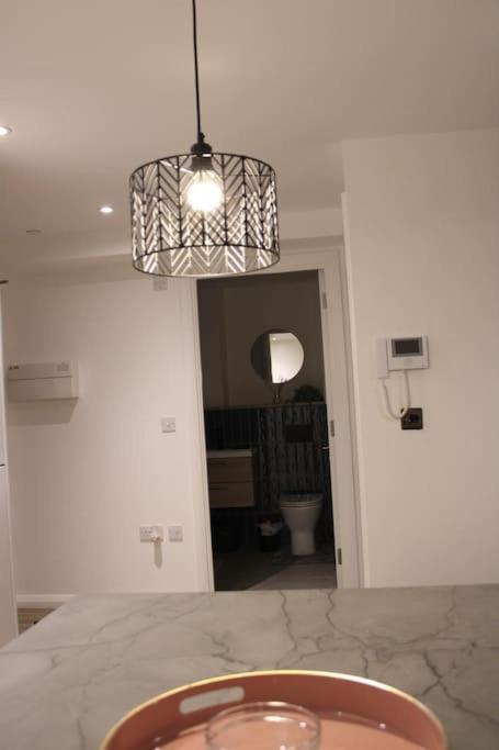 Amazing Luxury One Bedroom Apartment In The Heart Of Preston Preston  Dış mekan fotoğraf